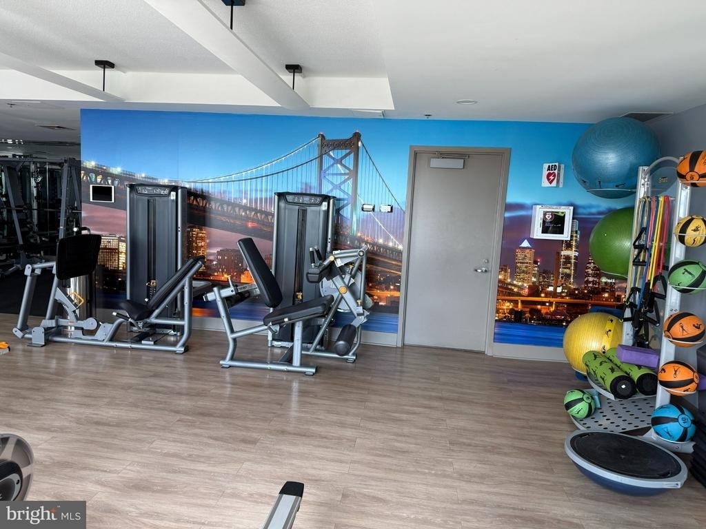 717 S Columbus Boulevard - Photo 15