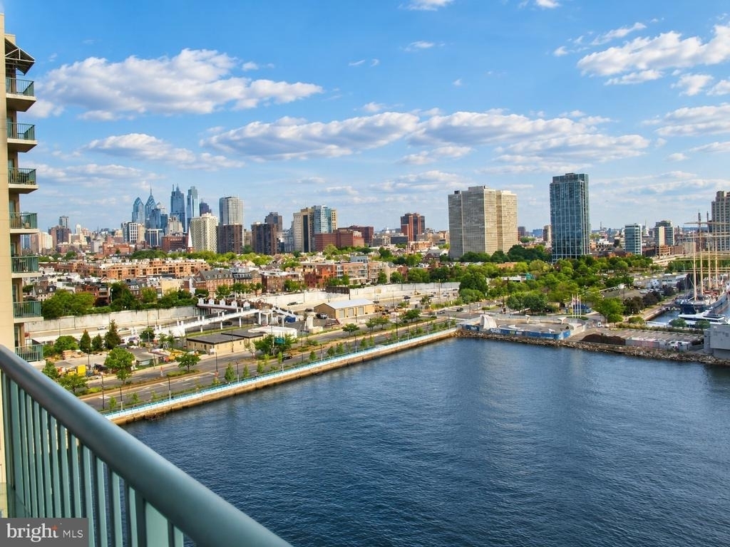 717 S Columbus Boulevard - Photo 11
