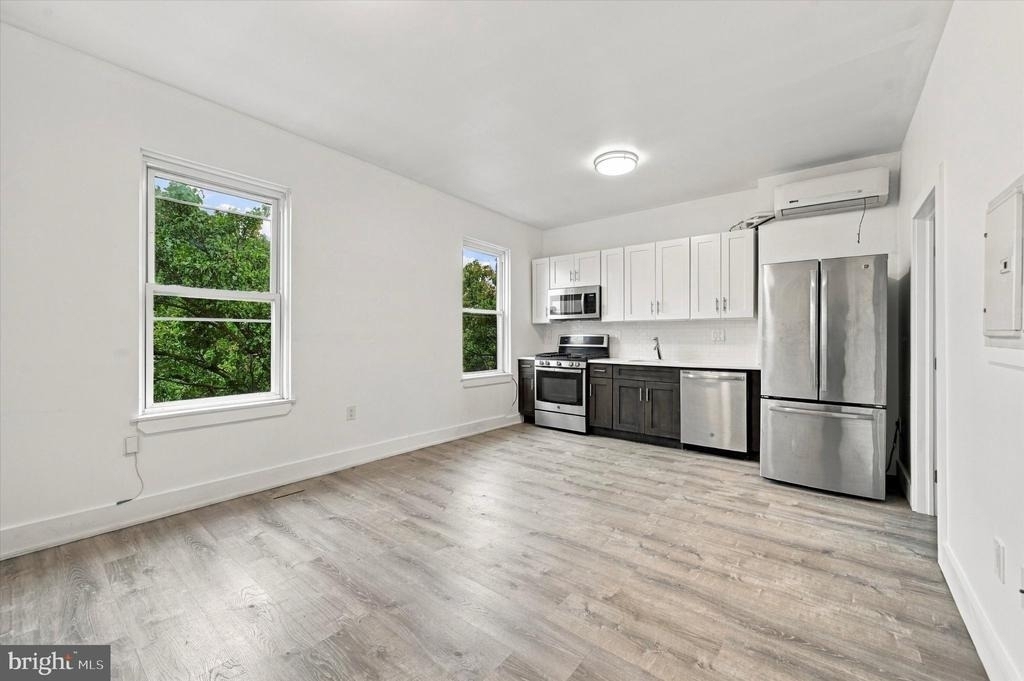 125 W Susquehanna Avenue - Photo 0