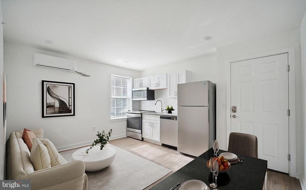 405 S 42nd Street - Photo 1