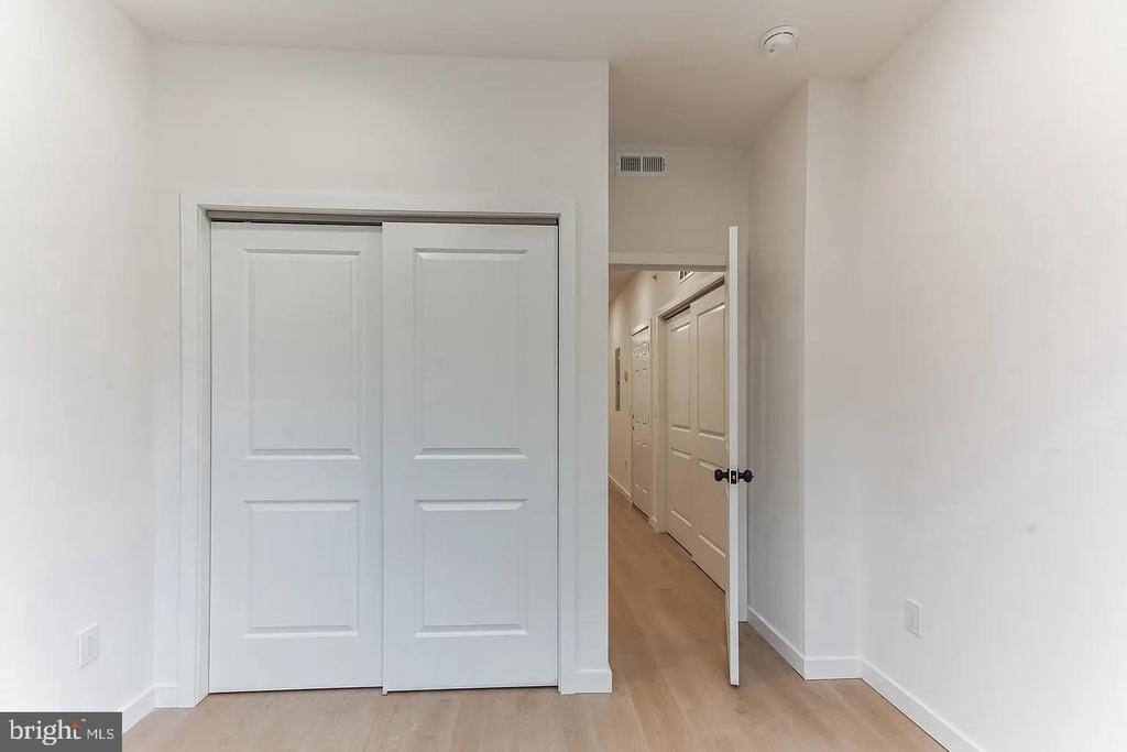 4628 Wayne Avenue - Photo 3