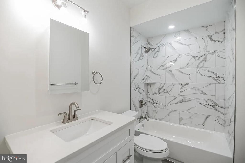 4628 Wayne Avenue - Photo 4