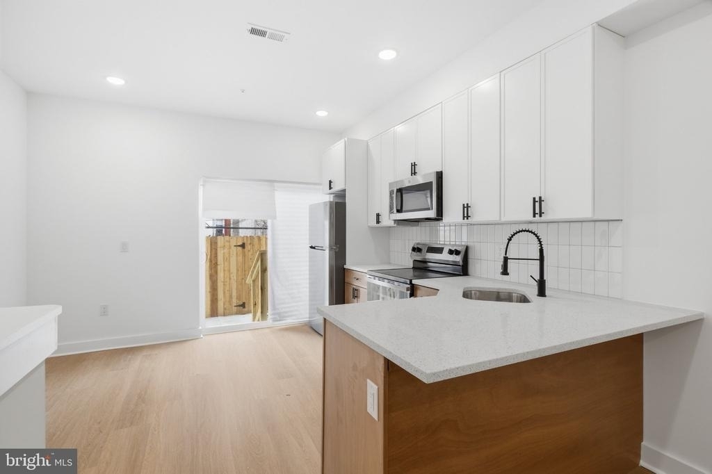 1019 W Orleans Street - Photo 1