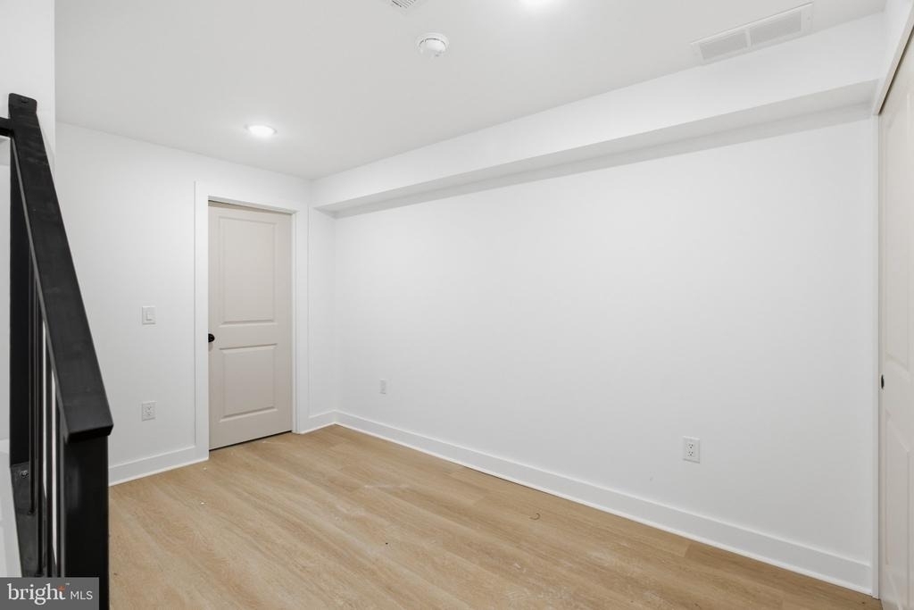 1019 W Orleans Street - Photo 6