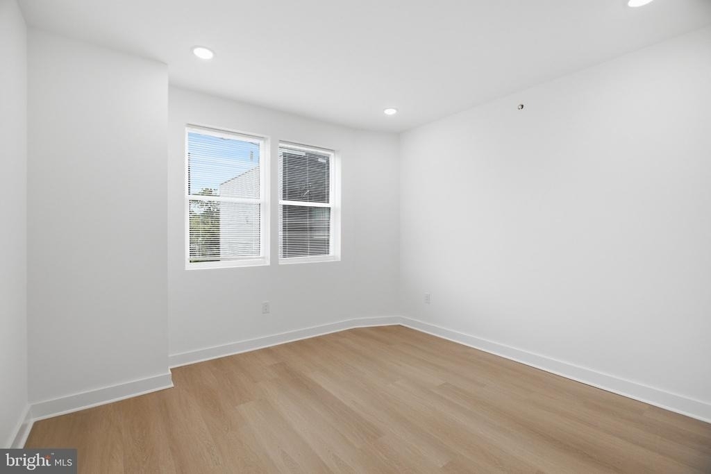 1019 W Orleans Street - Photo 17