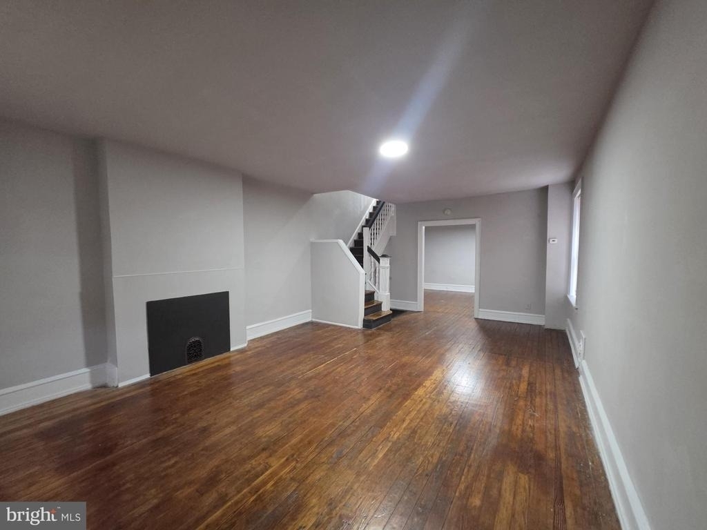 250 N 52nd Street - Photo 2