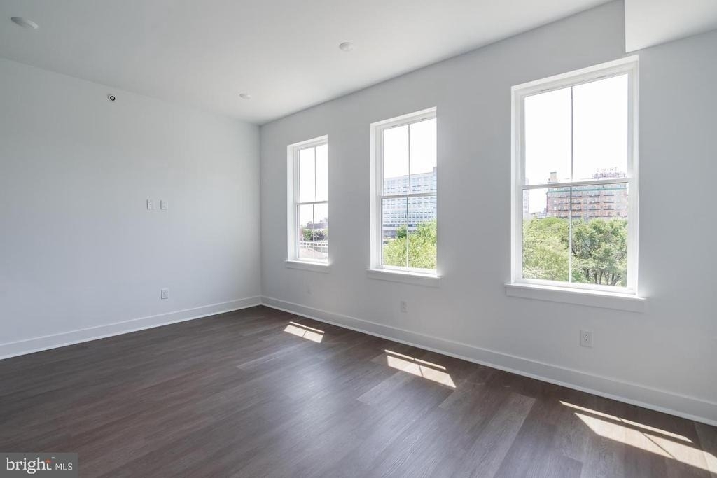 813 N Broad Street - Photo 9