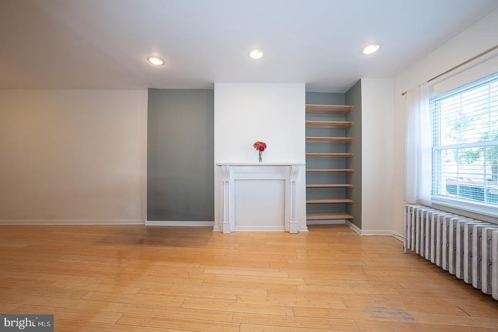 3621 Calumet Street - Photo 2