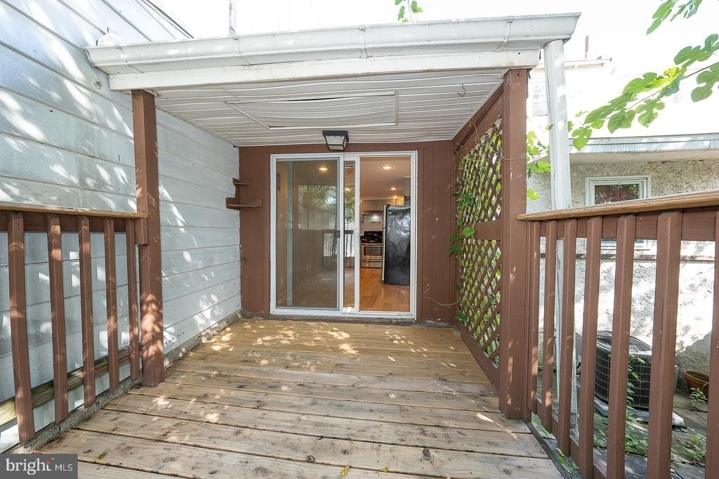 3621 Calumet Street - Photo 9