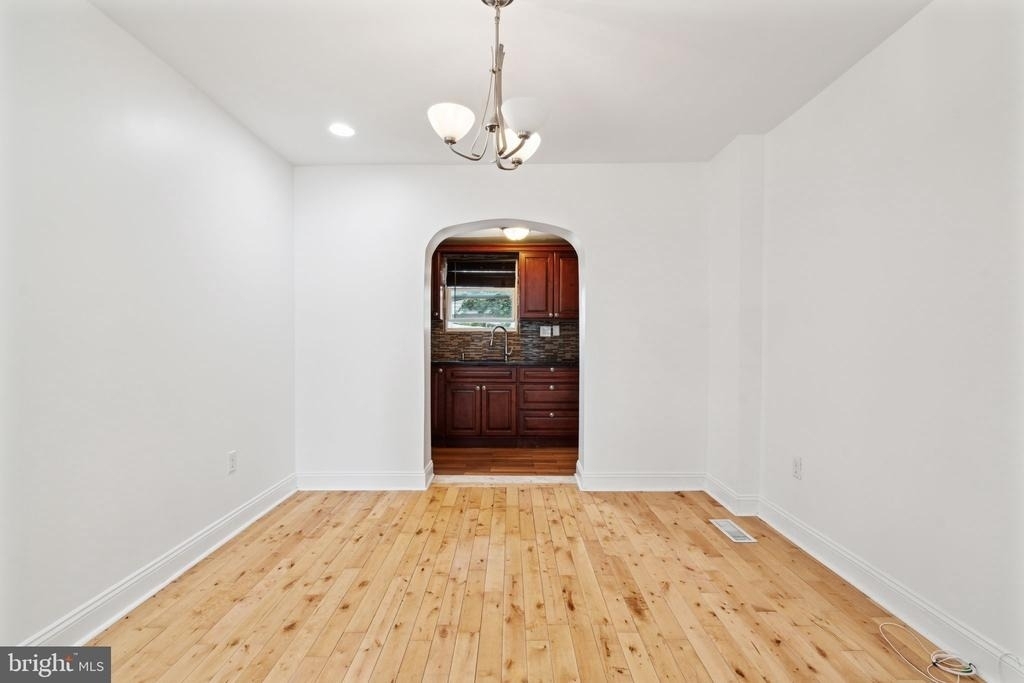 2553 Collins Street - Photo 4