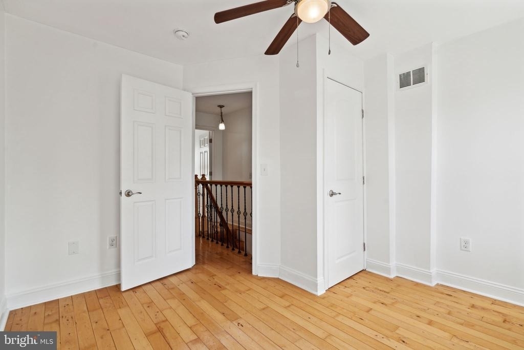 2553 Collins Street - Photo 19