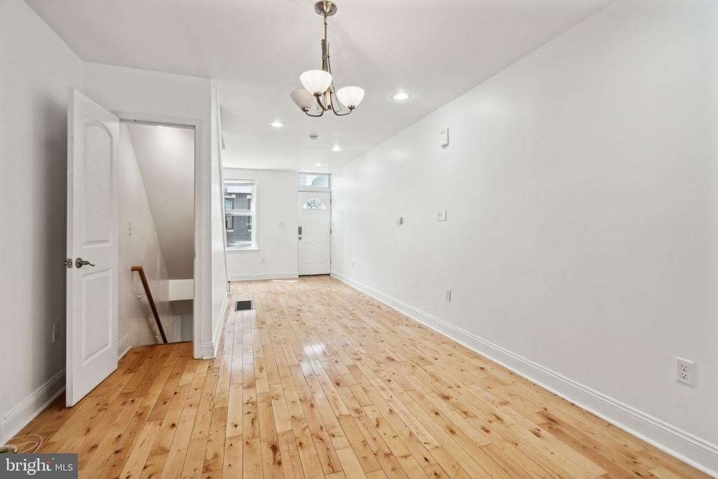 2553 Collins Street - Photo 11