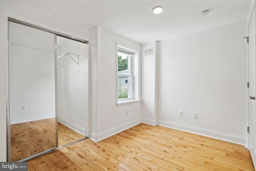2553 Collins Street - Photo 15