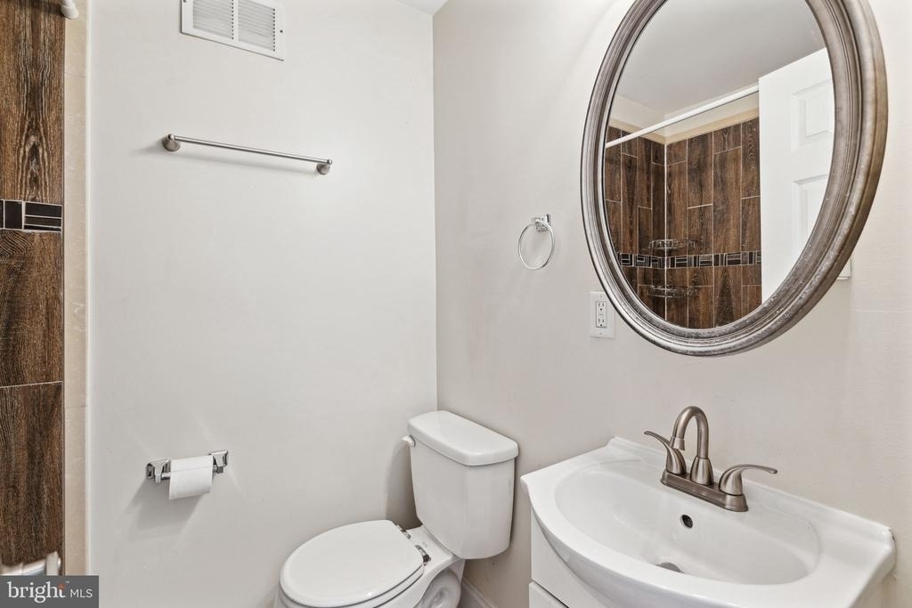 2553 Collins Street - Photo 21