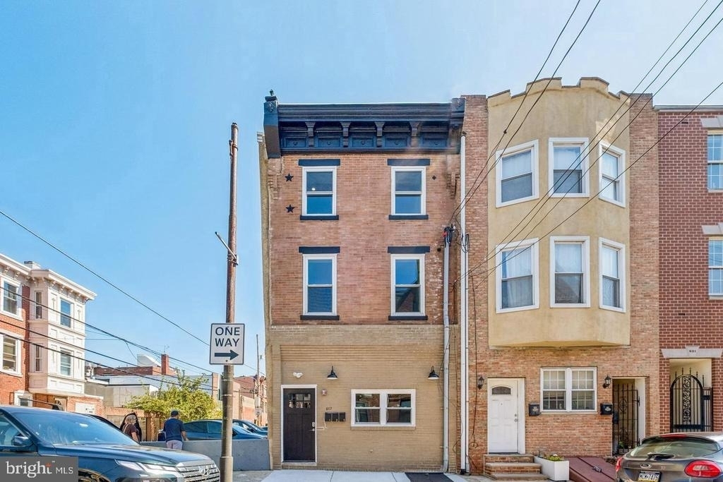 617 8th Street S - Photo 0