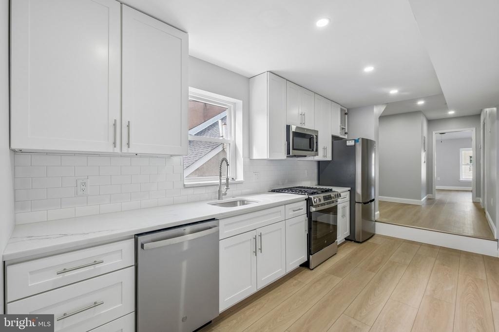 617 8th Street S - Photo 1
