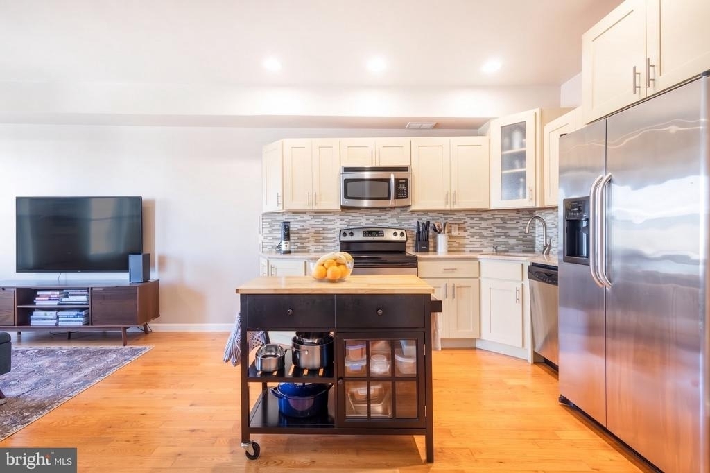 1826 Christian Street - Photo 6
