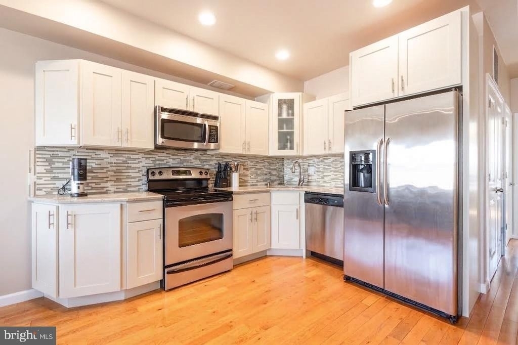 1826 Christian Street - Photo 5