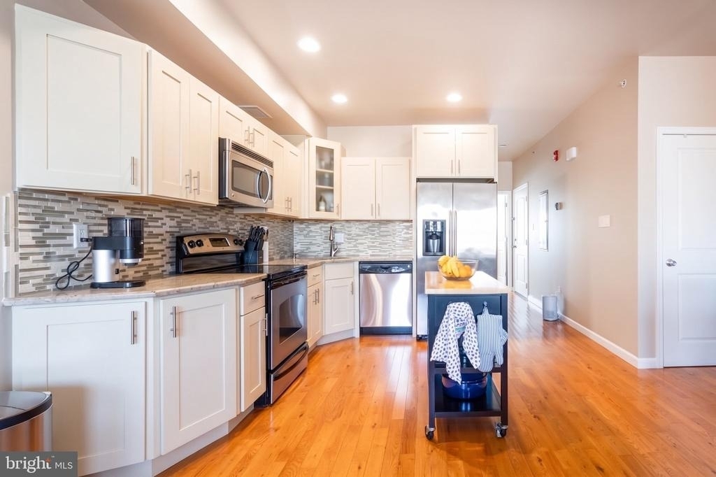 1826 Christian Street - Photo 3