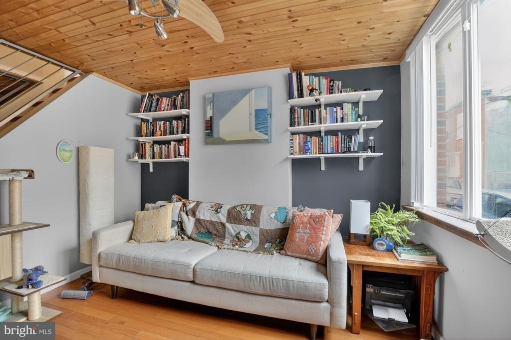 416 E Flora Street - Photo 1