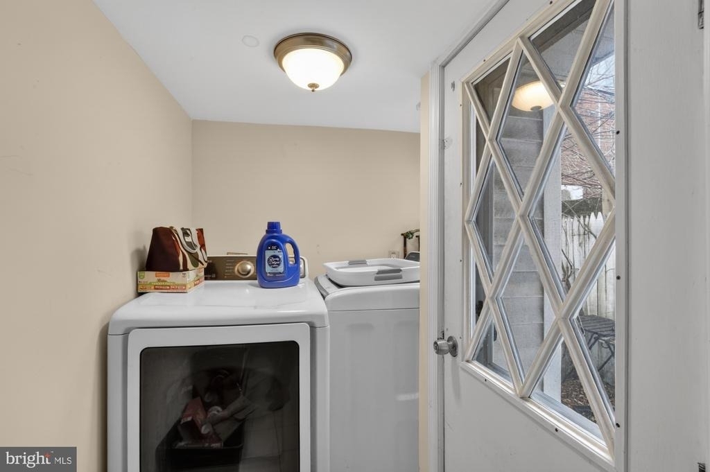 416 E Flora Street - Photo 11
