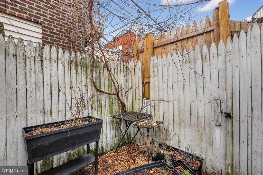 416 E Flora Street - Photo 12