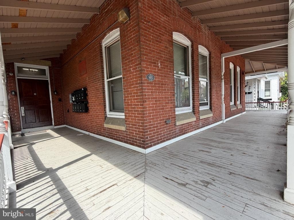 905 Swede Street - Photo 2