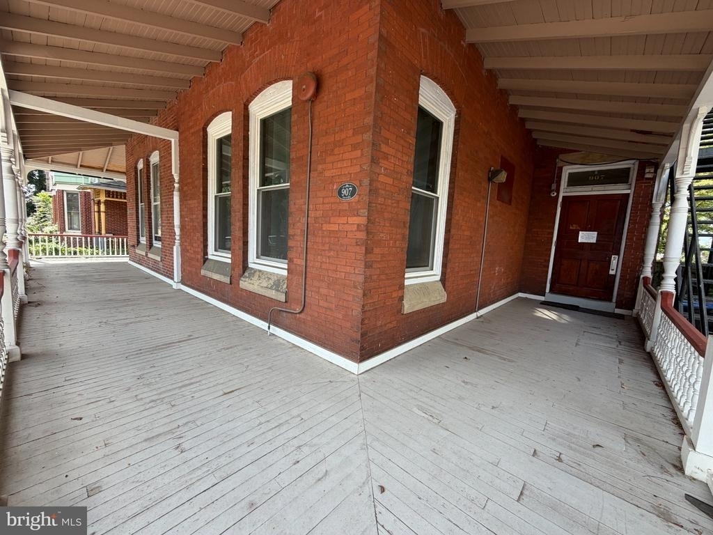 905 Swede Street - Photo 1