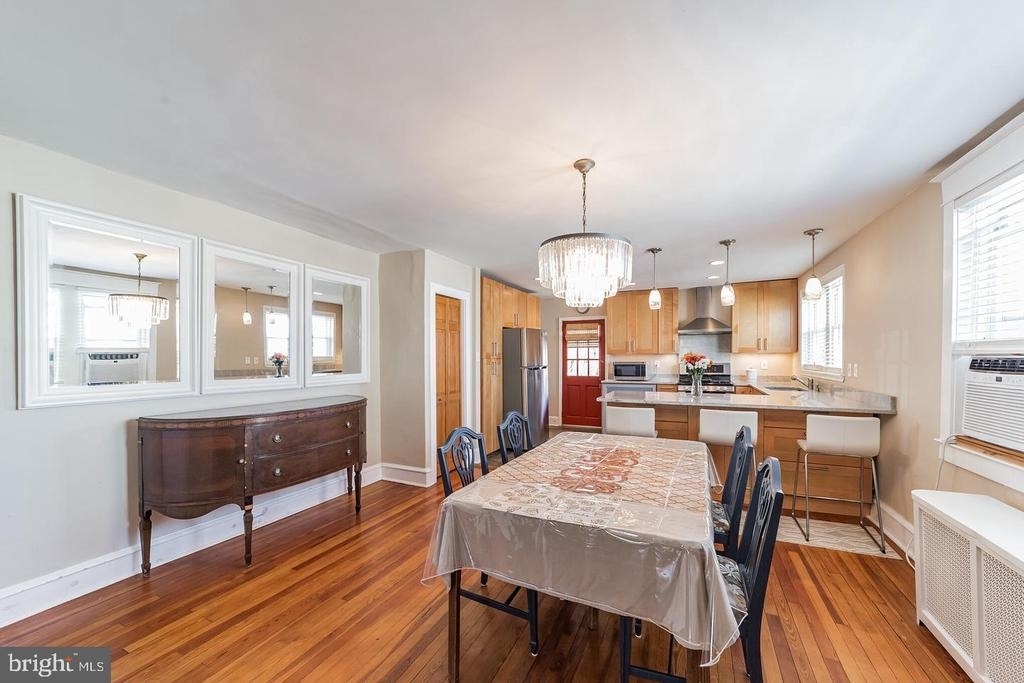 207 W 11th Avenue - Photo 8