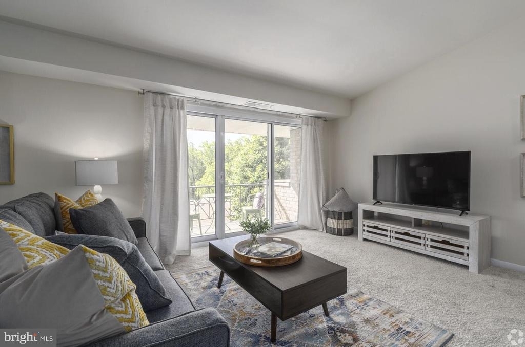284 Iven Avenue - Photo 9