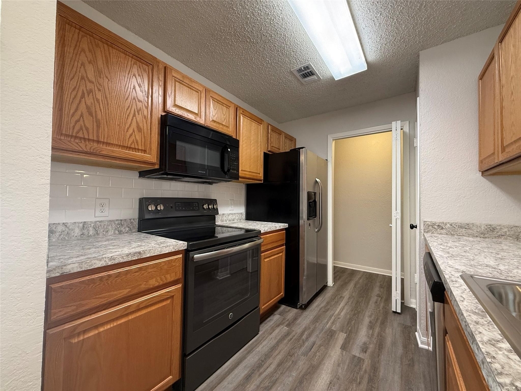 8911 Schick Rd - Photo 5