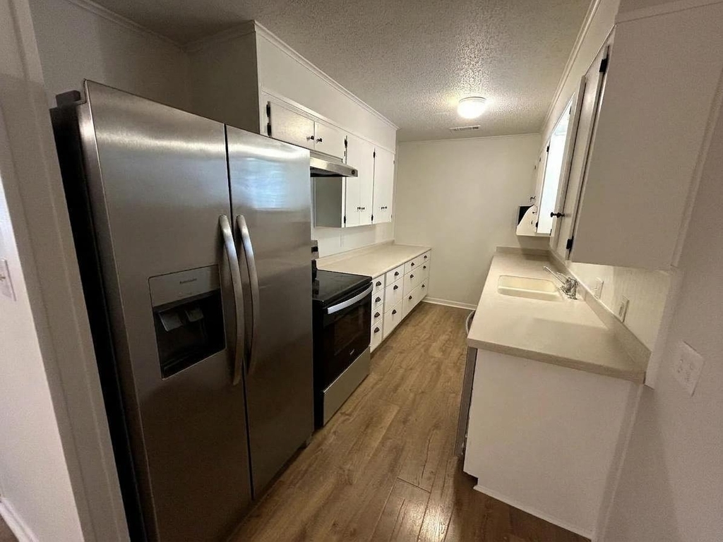 7603 Carriage Dr - Photo 6