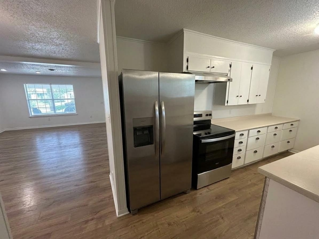 7603 Carriage Dr - Photo 5