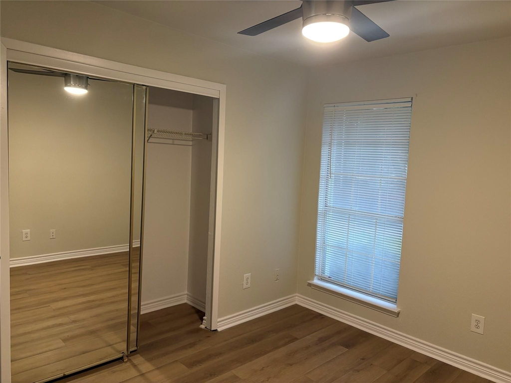 1015 E Yager Ln - Photo 20
