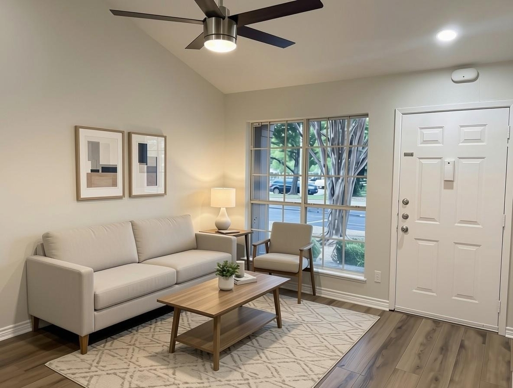 1015 E Yager Ln - Photo 3