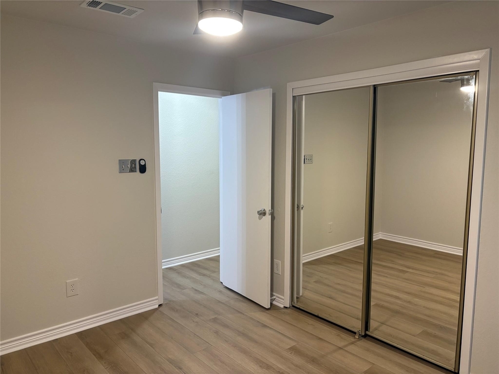 1015 E Yager Ln - Photo 18
