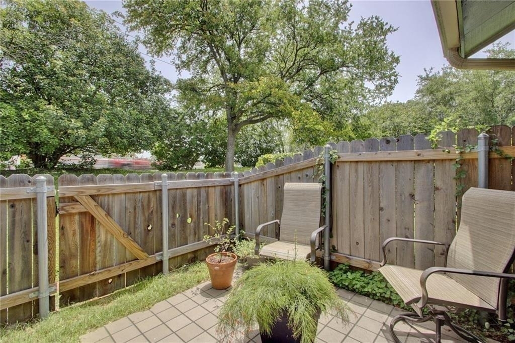 1015 E Yager Ln - Photo 33
