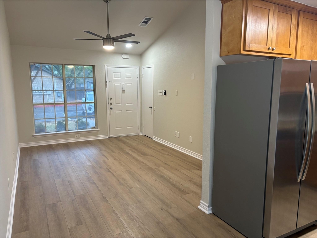 1015 E Yager Ln - Photo 6