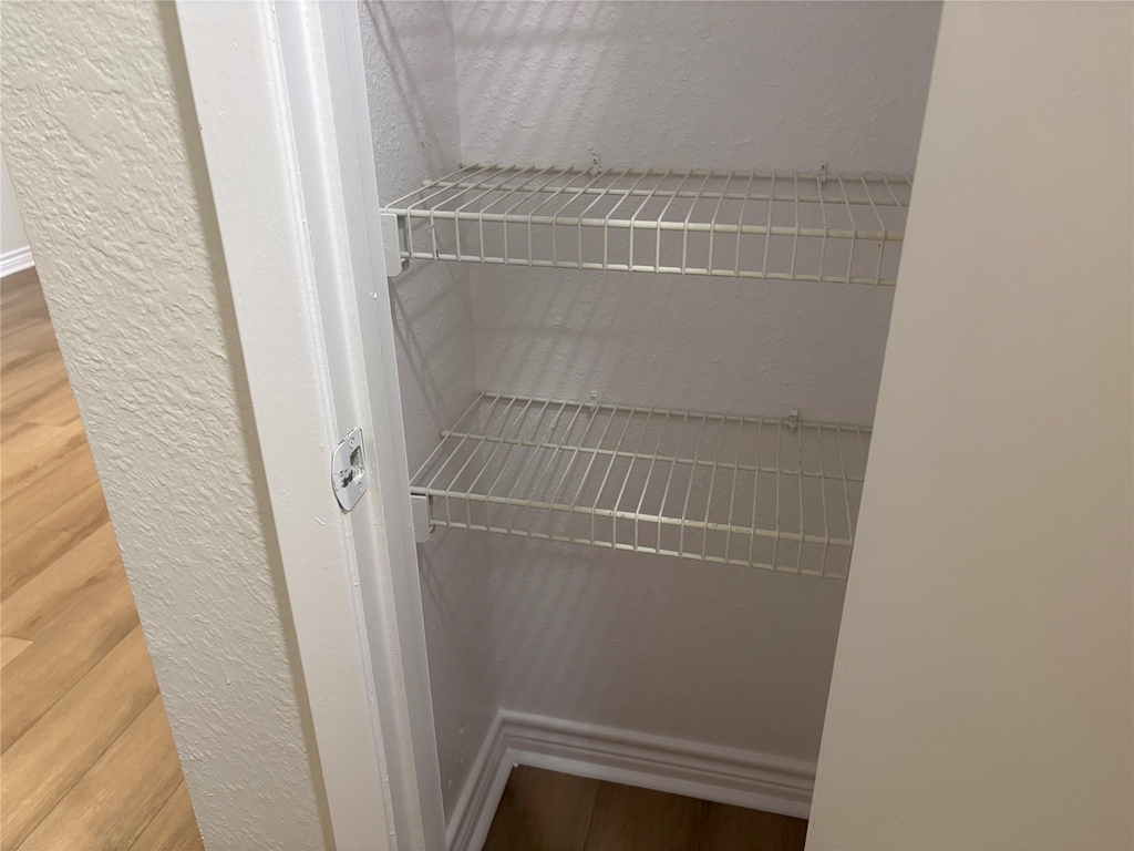 1015 E Yager Ln - Photo 30