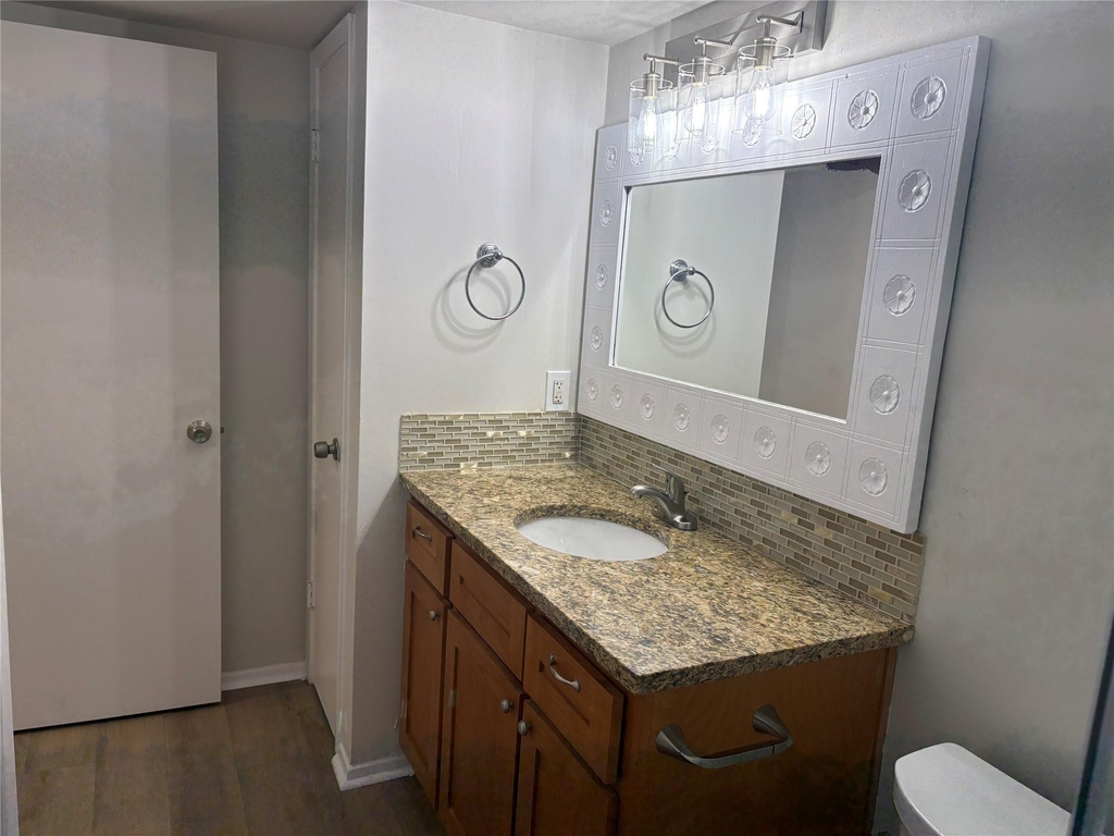 1015 E Yager Ln - Photo 26