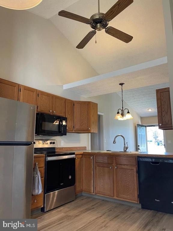 5 Fieldcrest Drive - Photo 16