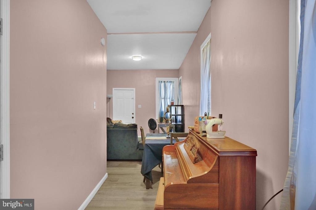 833 Green Street - Photo 4