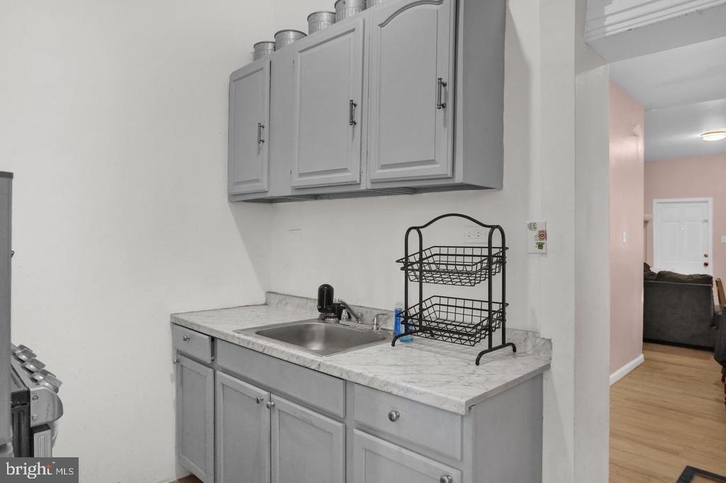 833 Green Street - Photo 6