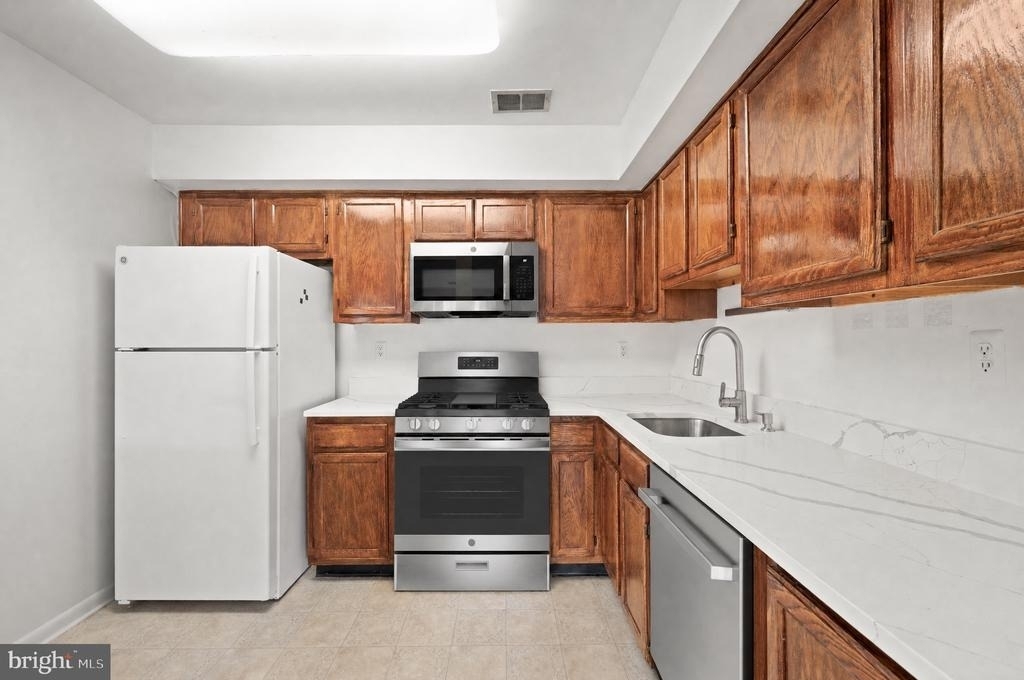 104 Heritage Boulevard - Photo 3