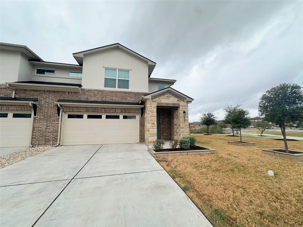 433 Brody Ln - Photo 0