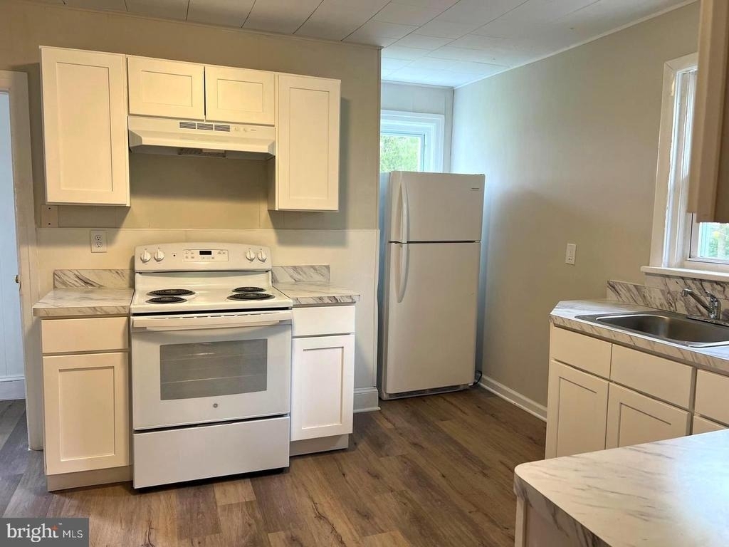 504 New Freedom Road Road - Photo 2