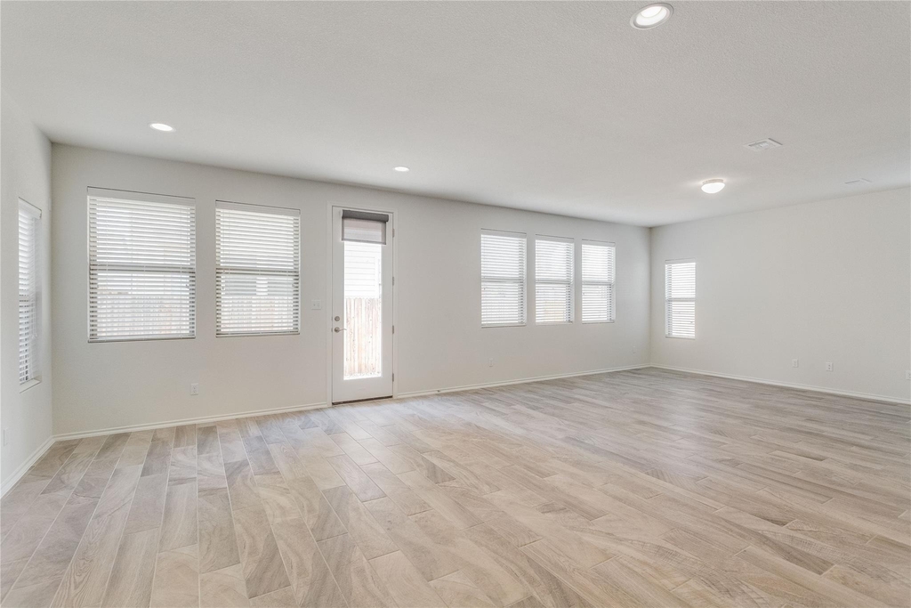 9100 Garnet Dr - Photo 9