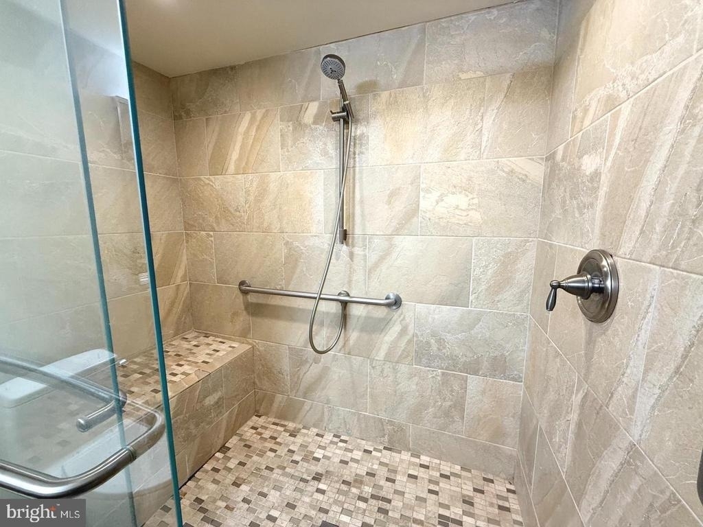 208 Hazelwood Lane - Photo 16