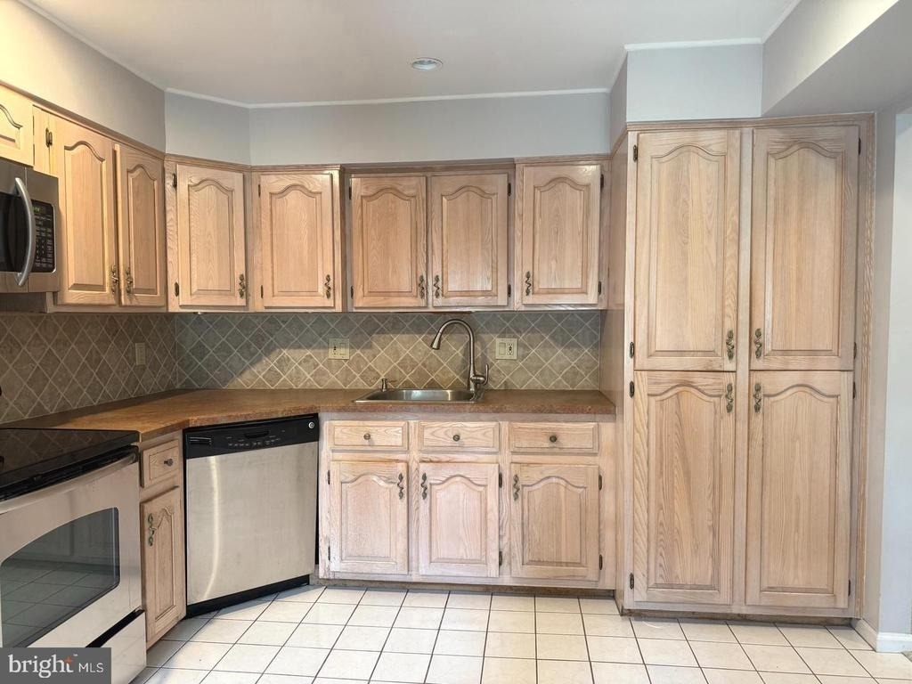 208 Hazelwood Lane - Photo 8