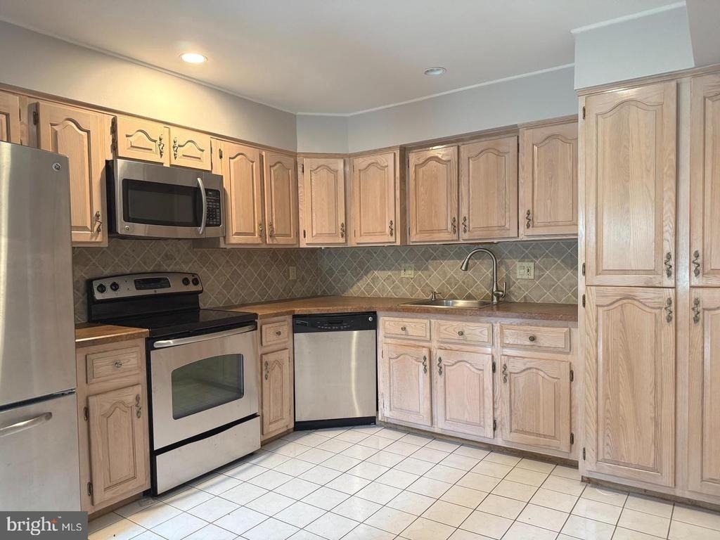 208 Hazelwood Lane - Photo 6